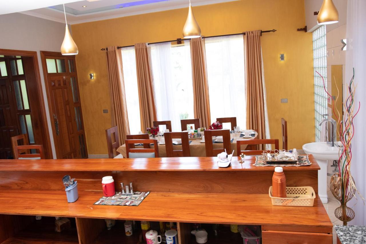 Arusha Royal Bed and Breakfast Buitenkant foto