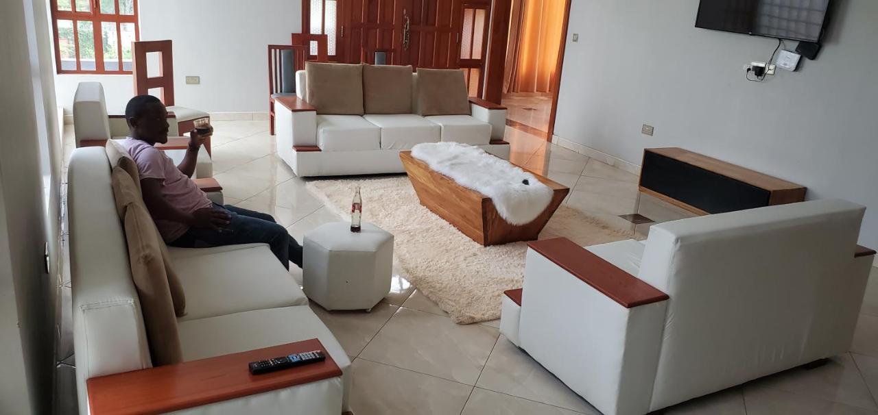 Arusha Royal Bed and Breakfast Buitenkant foto