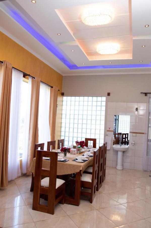 Arusha Royal Bed and Breakfast Buitenkant foto