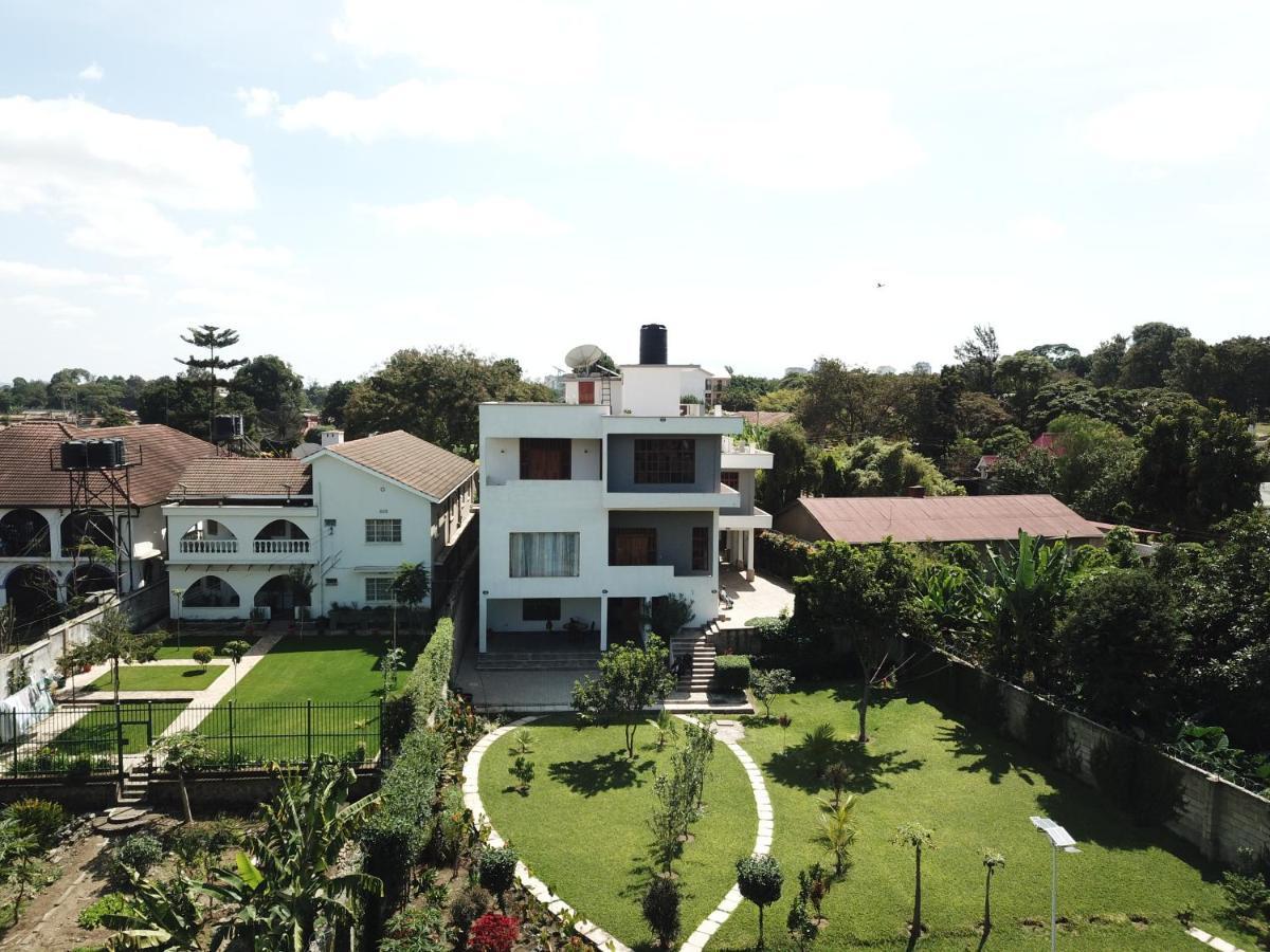 Arusha Royal Bed and Breakfast Buitenkant foto