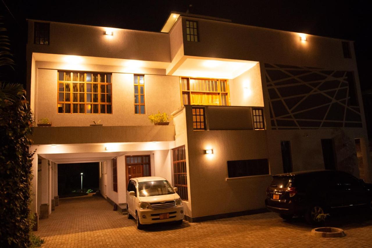 Arusha Royal Bed and Breakfast Buitenkant foto